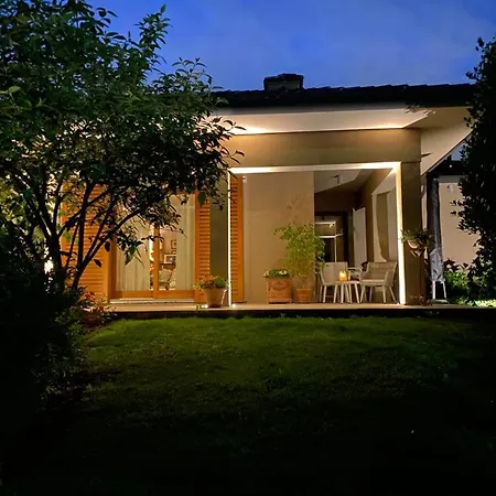 La Casa Di Angela Bed & Breakfast 4*